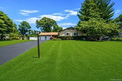 7 Carrie Court, Smithtown, NY 11787 - Photo 2