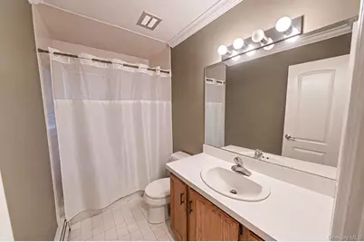 7 Carrie Court, Smithtown, NY 11787 - Photo 24
