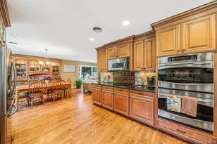 7 Carrie Ct, Smithtown, NY 11787 - Photo 18