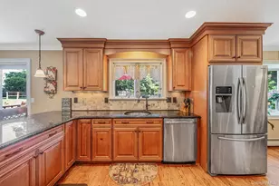 7 Carrie Ct, Smithtown, NY 11787 - Photo 16