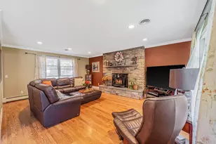 7 Carrie Ct, Smithtown, NY 11787 - Photo 10
