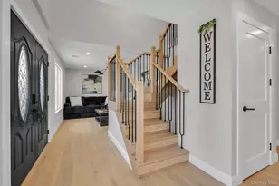 22 Miller Cir, Hicksville, NY 11801 - Photo 2