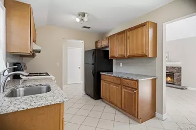 532 Race Place, Oakdale, NY 11769 - Photo 8