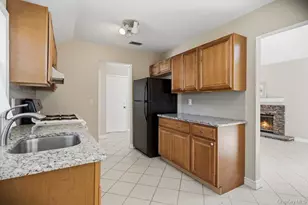 532 Race Pl, Oakdale, NY 11769 - Photo 8