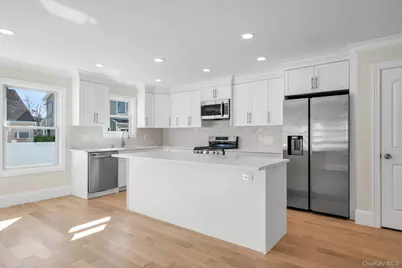 68 Edgewood #B, Port Washington, NY 11050 - Photo 6