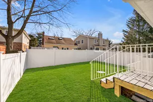 68 Edgewood, Port Washington, NY 11050 - Photo 20