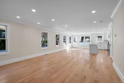 68 Edgewood #B, Port Washington, NY 11050 - Photo 2