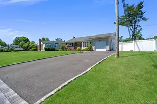 4 Balsam Ln, Commack, NY 11725 - Photo 2