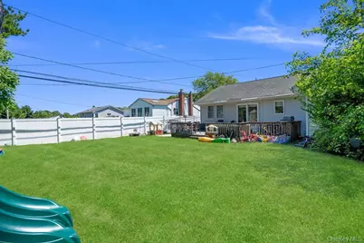 4 Balsam Lane, Commack, NY 11725 - Photo 24