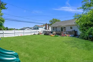 4 Balsam Ln, Commack, NY 11725 - Photo 24