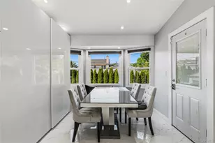 31 Sutton Hill Ln, Manhasset Hills, NY 11040 - Photo 20