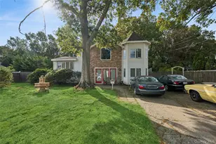10 Elk Ln, South Setauket, NY 11720 - Photo 2