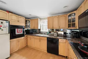 10 Elk Ln, South Setauket, NY 11720 - Photo 6