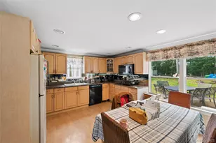 10 Elk Ln, South Setauket, NY 11720 - Photo 4