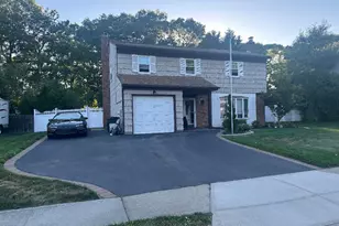 26 Fallen Leaf Rd, Holbrook, NY 11741 - Photo 2