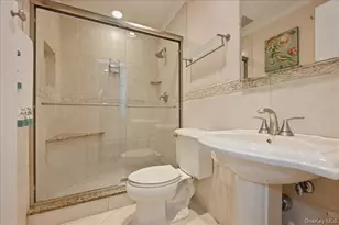 16 Penny Ln, Levittown, NY 11756 - Photo 16