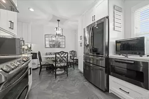 16 Penny Ln, Levittown, NY 11756 - Photo 10