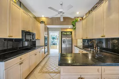 202 Captains Way, Bay Shore, NY 11706 - Photo 22