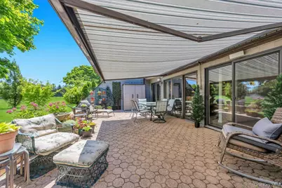 202 Captains Way, Bay Shore, NY 11706 - Photo 4