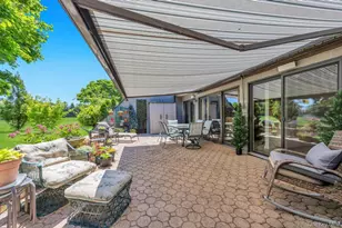 202 Captains Way, Bay Shore, NY 11706 - Photo 4