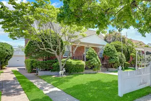 49 McAlester Ave, Hicksville, NY 11801 - Photo 4