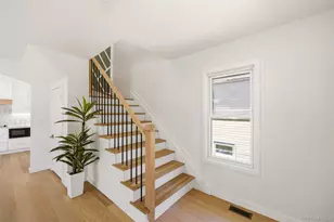 135 Whaley St, Freeport, NY 11520 - Photo 8