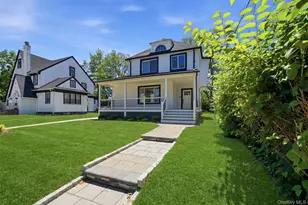 135 Whaley St, Freeport, NY 11520 - Photo 2