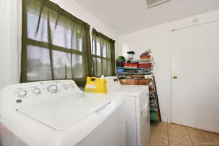 44 Peppermint Rd, Commack, NY 11725 - Photo 28