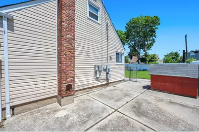 963 Ditmas Avenue, Uniondale, NY 11553 - Photo 6