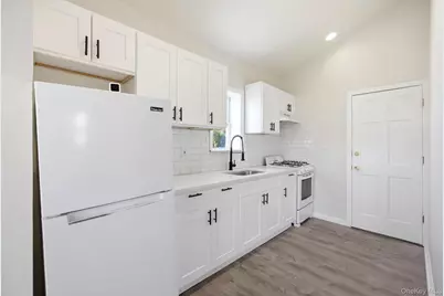 1127 Calhoun Avenue, Bronx, NY 10465 - Photo 16