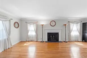 67 Raymond Pl, Hewlett, NY 11557 - Photo 8