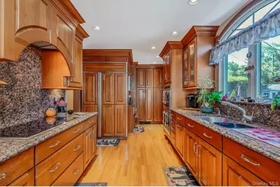 27 Jasmine Lane, Kings Park, NY 11754 - Photo 8