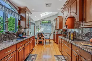27 Jasmine Ln, Kings Park, NY 11754 - Photo 10