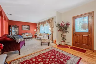 27 Jasmine Ln, Kings Park, NY 11754 - Photo 2