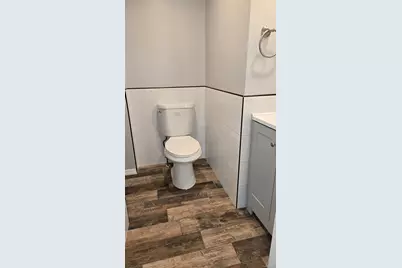 91 Wyman Avenue 1st Floor Rear - Apt #2, Huntington Station, NY 11746 - Photo 8