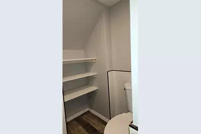 91 Wyman Avenue 1st Floor Rear - Apt #2, Huntington Station, NY 11746 - Photo 10