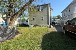 39 Pleasant Ave, Roosevelt, NY 11575 - Photo 8