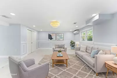 1059 Denton Avenue, Manhasset Hills, NY 11040 - Photo 34