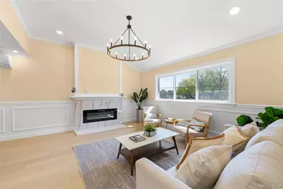 1059 Denton Avenue, Manhasset Hills, NY 11040 - Photo 14
