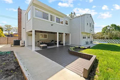 1059 Denton Avenue, Manhasset Hills, NY 11040 - Photo 8
