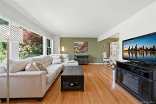 19 Stimson Pl, Huntington, NY 11743 - Photo 4