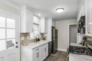 2544 Yorktown St, Oceanside, NY 11572 - Photo 8