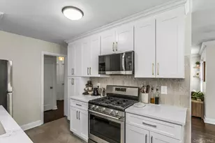 2544 Yorktown St, Oceanside, NY 11572 - Photo 10