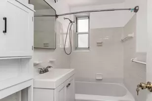 629 Kappock St, Bronx, NY 10463 - Photo 8