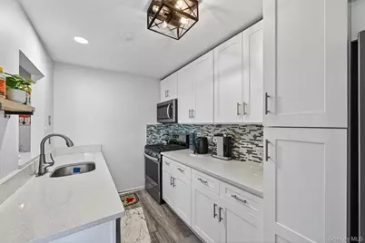 6 Linda Court, Nanuet, NY 10954 - Photo 8