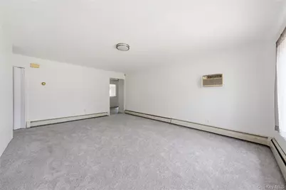 67 E End Avenue, Hicksville, NY 11801 - Photo 6