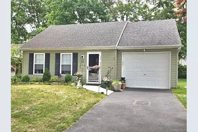 183 Kingston Drive, Ridge, NY 11961 - Photo 2