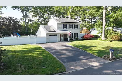 28 Cedar Heights Drive, Ridge, NY 11961 - Photo 2