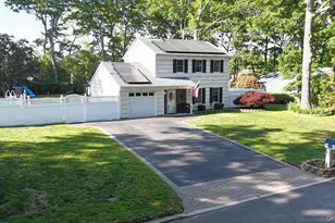 28 Cedar Heights Dr, Ridge, NY 11961 - Photo 2