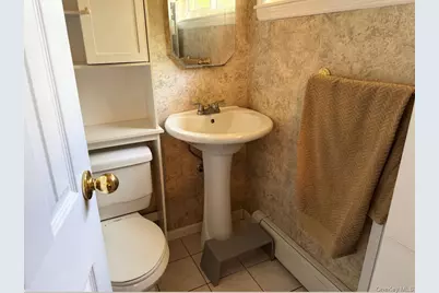935 Montauk Avenue, Islip Terrace, NY 11752 - Photo 10